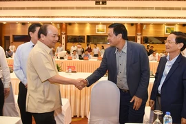 Thủ tướng đối thoại với 14 lãnh đạo tập đoàn tư nhân
