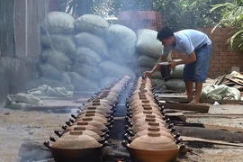Cá kho làng Vũ Đại rục rịch 'cưỡi' máy bay vào TP.HCM