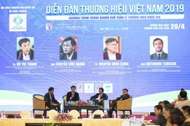 Các Đại biểu tham gia phiên Tọa đàm tại Diễn đàn