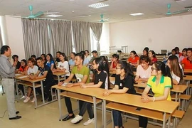 Sếp một doanh nghiệp cho biết ông tham gia thỉnh giảng, talkshow… nhưng bây giờ vẫn phải học lại như sinh viên. Trong ảnh: Sinh viên khoa Du lịch Trường ĐH Văn hóa TP.HCM trong một tiết học. Ảnh: TU