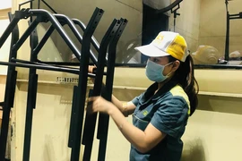 Tăng lương tối thiểu vùng: Công nhân vững bụng, doanh nghiệp mới mạnh giàu 