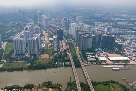 Doanh nghiệp bất động sản làm gì để vượt khó?