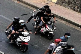 Nhóm bị cáo thực hiện hàng loạt vụ cướp bằng dao tự chế