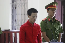 Trộm ô tô có 'bảo bối', thanh niên bỏ của chạy lấy người