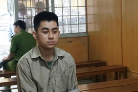Dùng dao tấn công tài xế, cướp ô tô