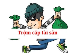 Thấy tài xế ngủ trong cabin, thò tay trộm nửa tỉ đồng