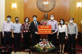 Bộ Tư pháp ủng hộ hơn 300 triệu phòng, chống dịch COVID-19