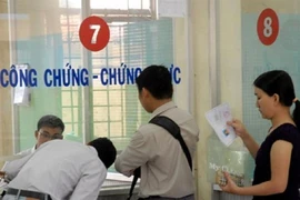Tạm dừng hoạt động công chứng, thừa phát lại 