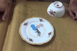 Rủ bạn chơi xóc đĩa, lãnh 18 tháng tù