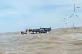 Đồn Biên phòng Cửa Đại cứu kịp thời 19 ngư dân trên tàu cá bị chìm