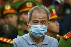Vụ Vạn Thịnh Phát: Cựu phó chánh thanh tra NHNN nhận 390.000 USD khóc tại tòa