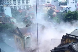 Năm phút trước 'thảm họa' sập biệt thự cổ ở Hà Nội