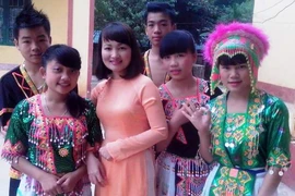 Nữ giáo viên cấp 3 xứ Thanh viết đơn xin ra khỏi ngành