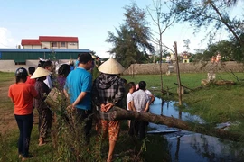 Đưa thi thể bé trai đến trụ sở đòi phường nhận trách nhiệm