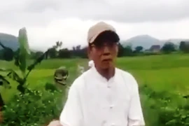 Tạm giữ ông già 80 tuổi nghi giở trò với bé 8 tuổi giữa đồng