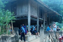 Mang súng đi săn, bắn vợ tử vong vì giật mình
