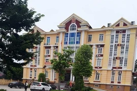 Báo cáo Bộ Công an vụ lãnh đạo huyện đánh bạc trong trụ sở