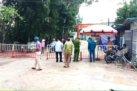 1 phó chủ tịch xã bị tạm đình chỉ vì lơ là chống COVID-19