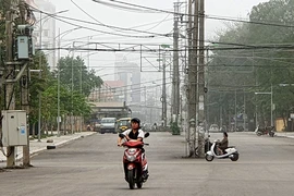 Cột điện 'bẫy' người đi đường ở thành phố Sầm Sơn