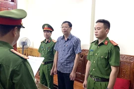 Đình chỉ sinh hoạt Đảng đối với hiệu trưởng Trường Cao đẳng công nghiệp Thanh Hóa