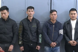 Rút súng đe dọa để cướp, cưỡng đoạt tài sản trên chiếu bạc