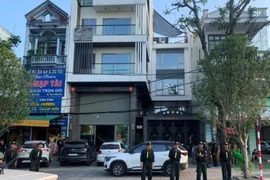 Khám xét khẩn cấp nhà riêng của 'Mạnh gỗ'