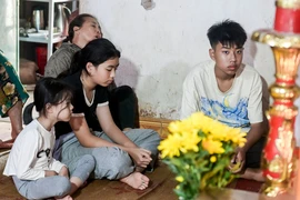 Những phận người ở lại sau trận lốc xoáy kinh hoàng ở Ninh Bình