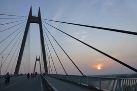 1 ngày, 2 vụ tự tử ở cầu Bính