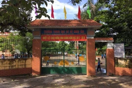 Thu 9 triệu đồng/học sinh: Hiệu trưởng bị đình chỉ 
