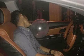 Tìm được người nghi phê ma túy tông hàng loạt xe máy