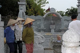 Đào mộ, trộm hài cốt đòi 2,5 tỉ đồng tiền chuộc