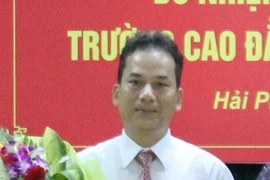 Hiệu Phó trường Cao đẳng cầm đầu đường dây làm bằng giả