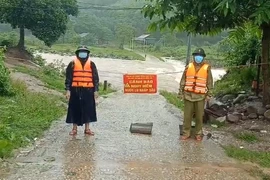 Mưa lớn gây chia cắt tạm thời các bản vùng núi ở Quảng Bình