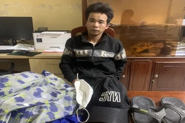 Nam thanh niên dùng dao cướp tài sản tại quán tạp hoá