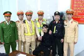 Vượt chốt công an