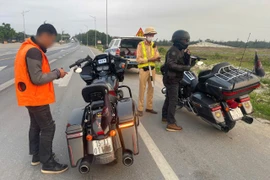 Mật phục bắt nhóm chạy xe phân khối lớn náo loạn quốc lộ 1A