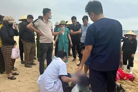 Ôm can nhựa bơi từ nơi neo tàu vào bờ, một ngư dân tử vong