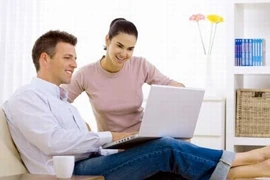 Chìa khóa để sống vui khi bạn đời quá nghiện công việc