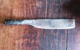 Tạm giữ nghi can dùng dao chém chết bố