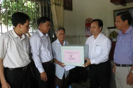 Chủ tịch Tổng Liên đoàn LĐVN thăm sáu gia đình nạn nhân bị tai nạn lao động ở Vũng Tàu 