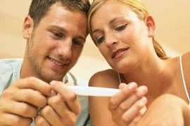 Vì sao nên làm 'chuyện ấy' 3-4 lần/tuần để thụ thai?