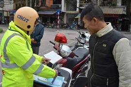 Hà Nội xử phạt 542 trường hợp đi bộ vi phạm luật giao thông