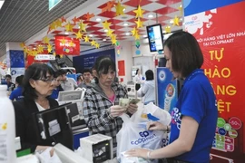  Co.opmart “xả hàng” bột giặt, nước rửa chén, dầu gội đầu ​