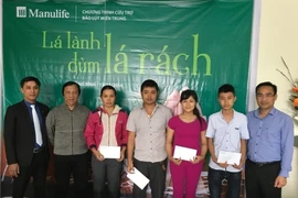 Manulife: gần 500 triệu đồng giúp đồng nghiệp vùng lũ