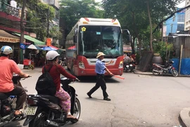 Xe dù bến cóc làm thất thu thuế hàng nghìn tỷ