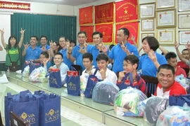 Novaland tặng quà đến trẻ em dịp Tết trung thu