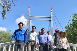 Giá Rai: Đón nhận cầu thép dây văng của Tân Hiệp Phát 