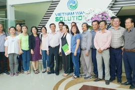 32 bác sĩ chuyên khoa quản lý y tế thăm Đa Phước