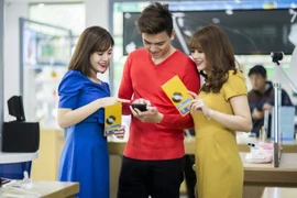 Sở hữu Samsung Galaxy J8 với 1.000 đồng