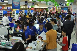 Co.opmart Việt Trì thu hút đông khách nhờ khuyến mãi khủng